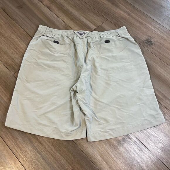Columbia Grey Cargo Athletic Shorts Men 38‎ Bin F-200 - Picture 4 of 4
